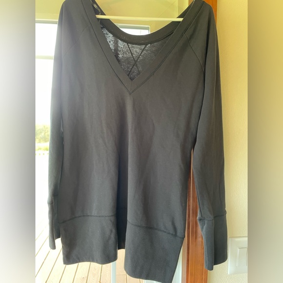 New Reebok Open Back Black Top! - Picture 2 of 3